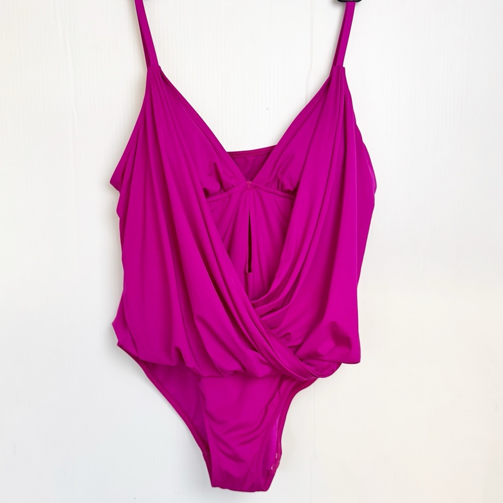 Badgley Mischka Draped Front Berry/Frushia color. Swimsuit 12